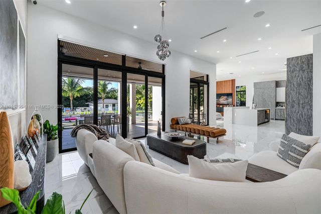 250 NW 129th Ave, Miami, FL 33182