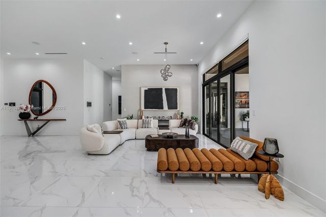 250 NW 129th Ave, Miami, FL 33182