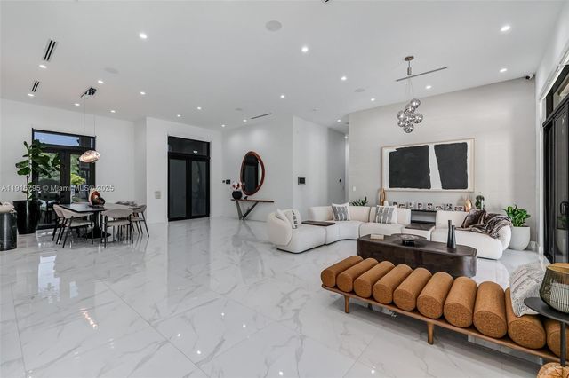 250 NW 129th Ave, Miami, FL 33182