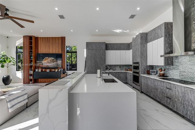 250 NW 129th Ave, Miami, FL 33182