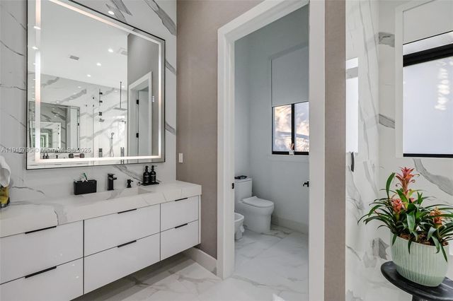 250 NW 129th Ave, Miami, FL 33182