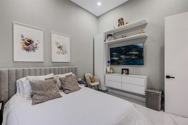 250 NW 129th Ave, Miami, FL 33182