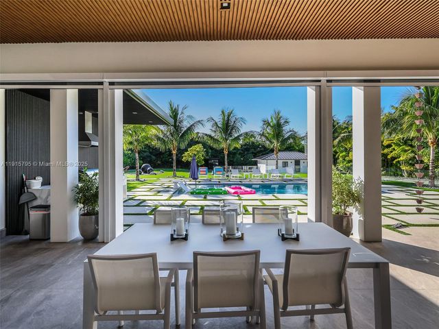 250 NW 129th Ave, Miami, FL 33182