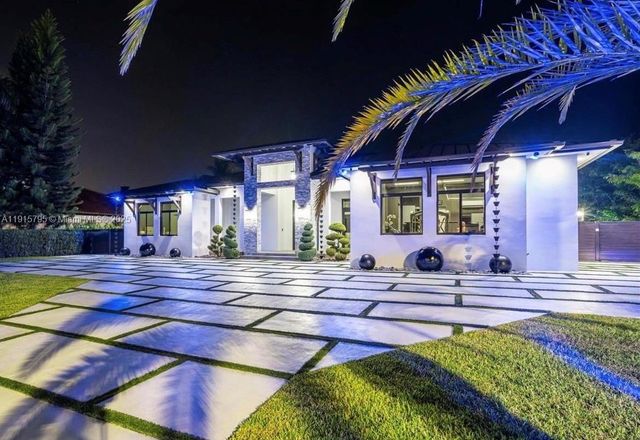 250 NW 129th Ave, Miami, FL 33182