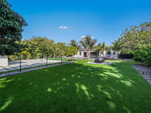 250 NW 129th Ave, Miami, FL 33182