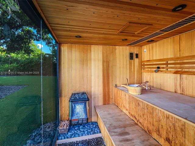 250 NW 129th Ave, Miami, FL 33182