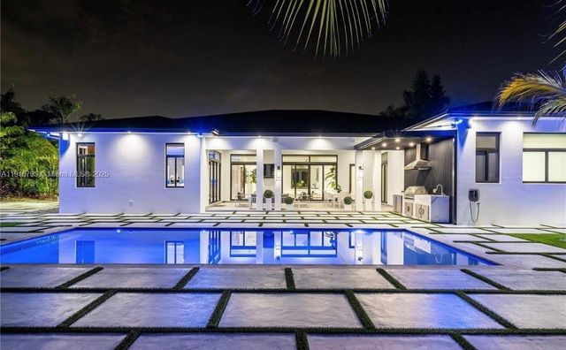 250 NW 129th Ave, Miami, FL 33182