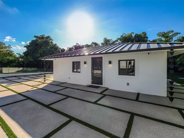 250 NW 129th Ave, Miami, FL 33182