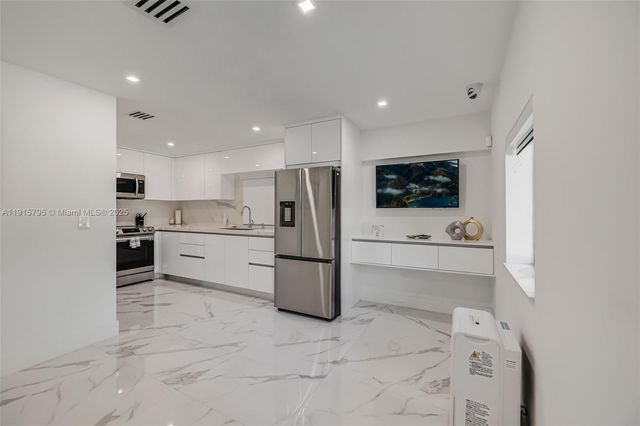 250 NW 129th Ave, Miami, FL 33182