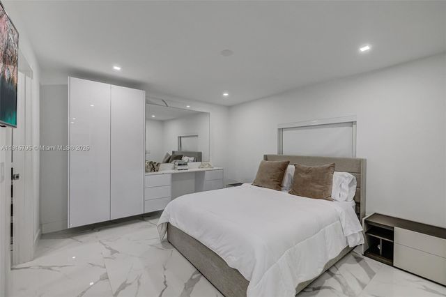 250 NW 129th Ave, Miami, FL 33182