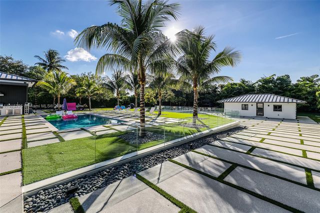 250 NW 129th Ave, Miami, FL 33182