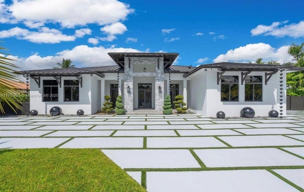 250 NW 129th Ave, Miami, FL 33182