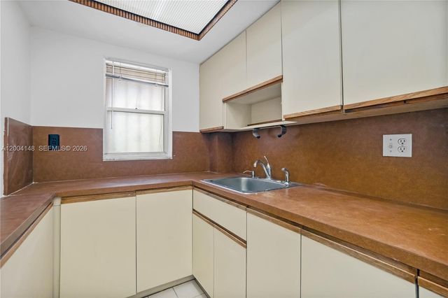 8775 Park Blvd 406, Miami, FL 33172