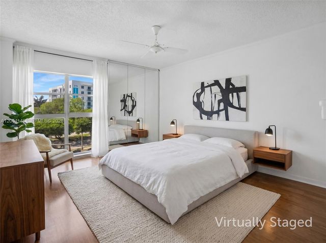 8775 Park Blvd 406, Miami, FL 33172