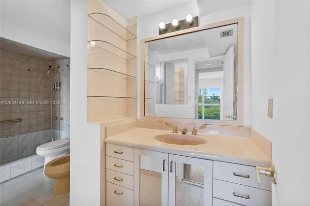 8775 Park Blvd 406, Miami, FL 33172