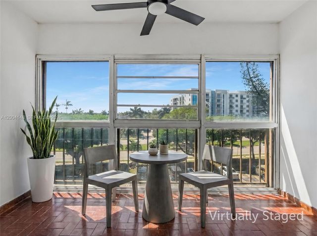 8775 Park Blvd 406, Miami, FL 33172