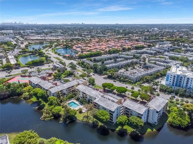 8775 Park Blvd 406, Miami, FL 33172