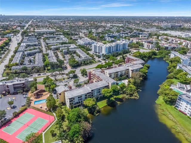 8775 Park Blvd 406, Miami, FL 33172