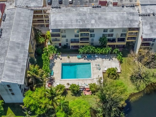 8775 Park Blvd 406, Miami, FL 33172