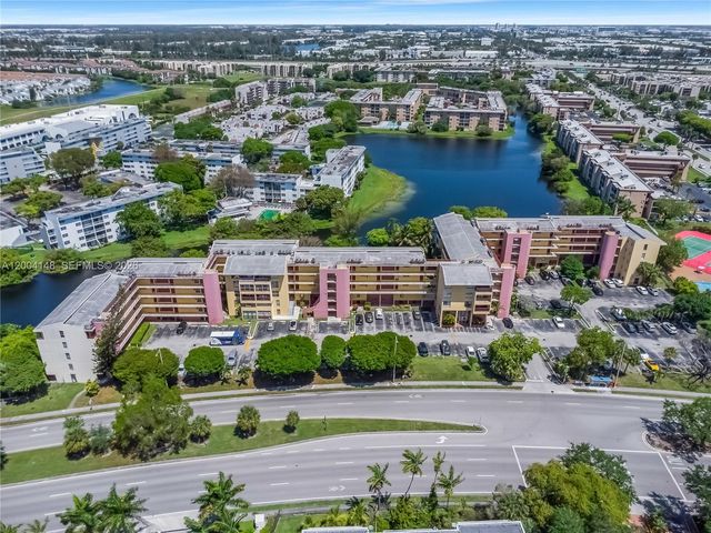 8775 Park Blvd 406, Miami, FL 33172