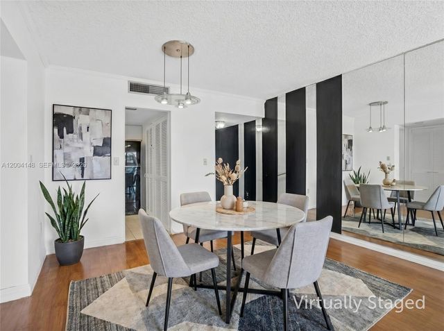 8775 Park Blvd 406, Miami, FL 33172