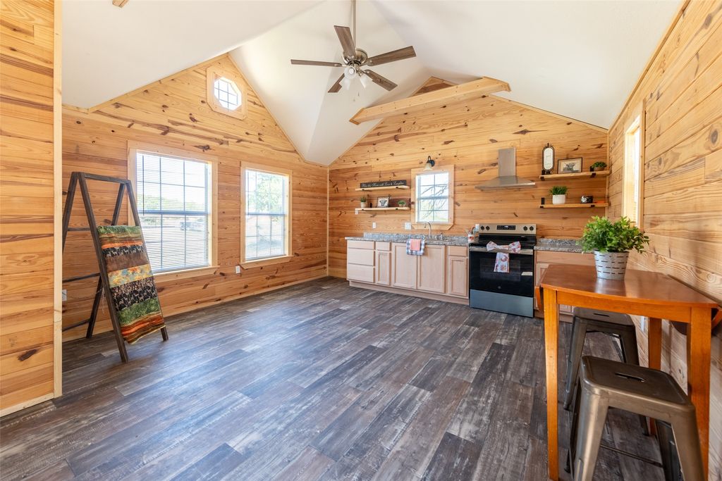 19170 FM 1602, Hico, TX 76457
