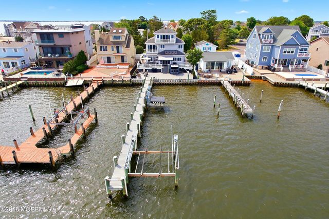 112 Grand View Drive, Toms River, NJ 08753