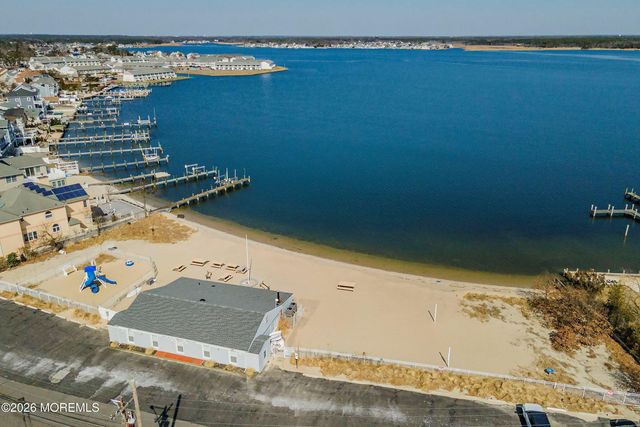 112 Grand View Drive, Toms River, NJ 08753