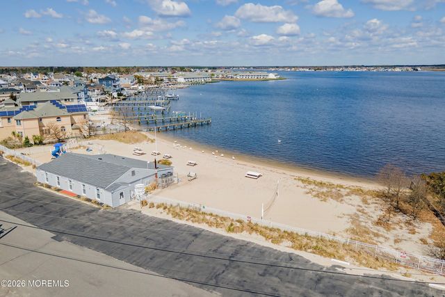 112 Grand View Drive, Toms River, NJ 08753