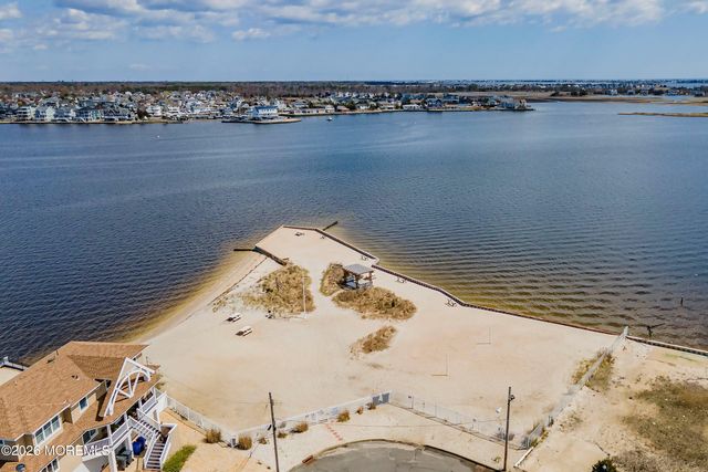 112 Grand View Drive, Toms River, NJ 08753