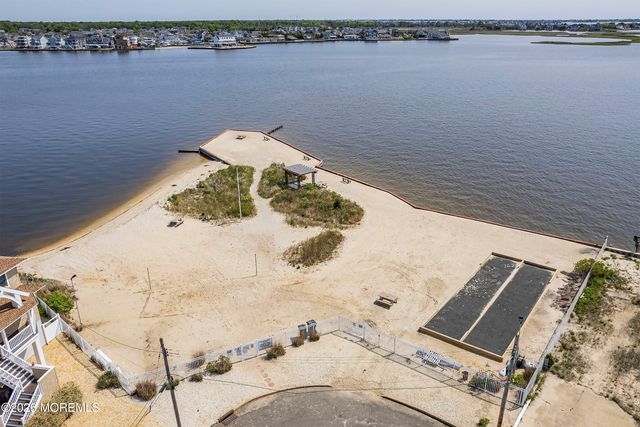 112 Grand View Drive, Toms River, NJ 08753