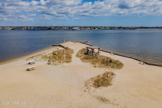 112 Grand View Drive, Toms River, NJ 08753