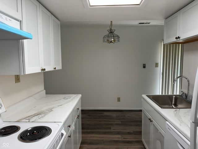 320 Elmead Court APT 2002, Greenwood, IN 46142