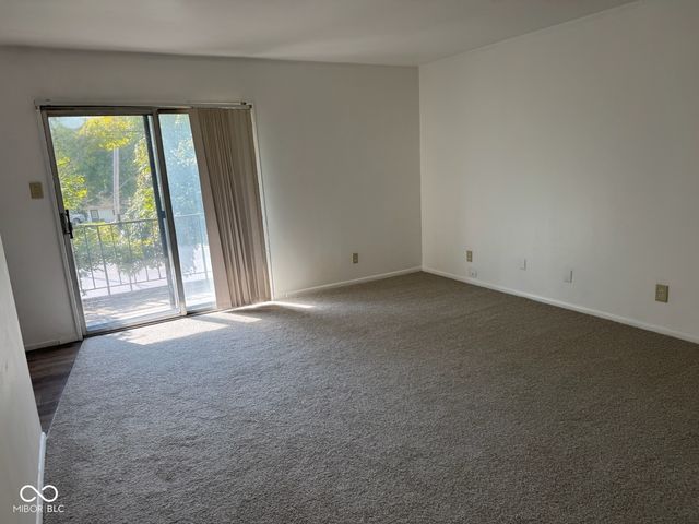 320 Elmead Court APT 2002, Greenwood, IN 46142