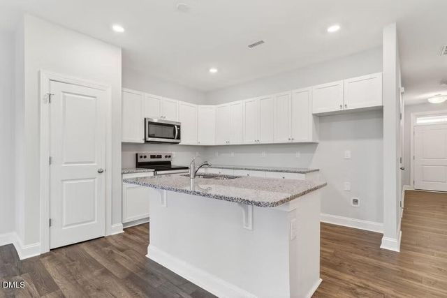 554 Barrington Row Avenue, Zebulon, NC 27597