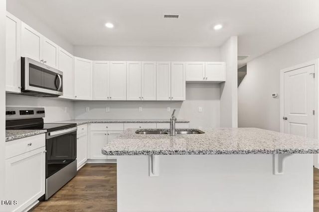 554 Barrington Row Avenue, Zebulon, NC 27597