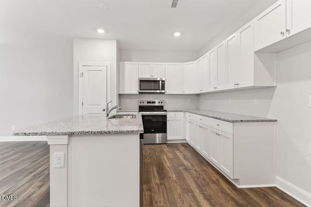 554 Barrington Row Avenue, Zebulon, NC 27597