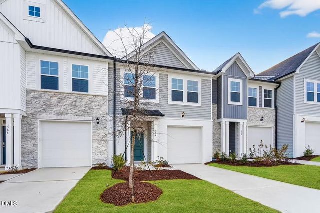 554 Barrington Row Avenue, Zebulon, NC 27597