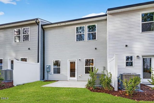 554 Barrington Row Avenue, Zebulon, NC 27597