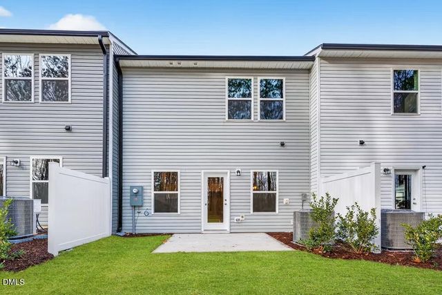 554 Barrington Row Avenue, Zebulon, NC 27597