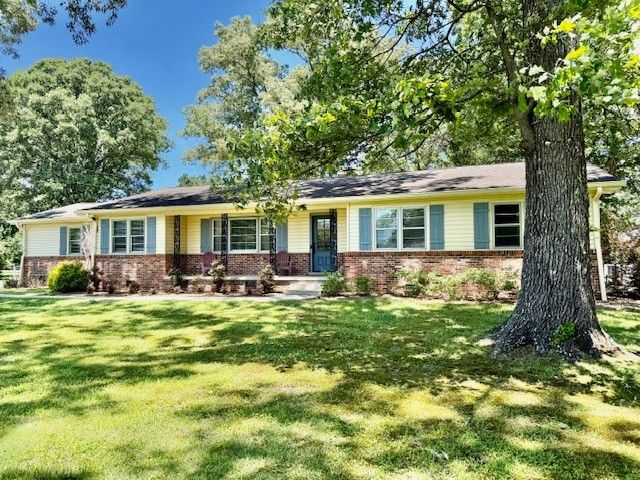 608 Bragg Cir, Tullahoma, TN 37388