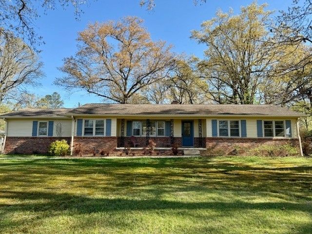 608 Bragg Cir, Tullahoma, TN 37388