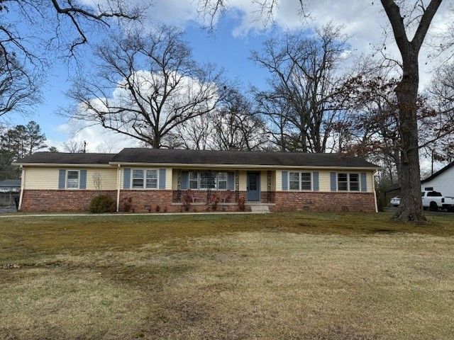 608 Bragg Cir, Tullahoma, TN 37388