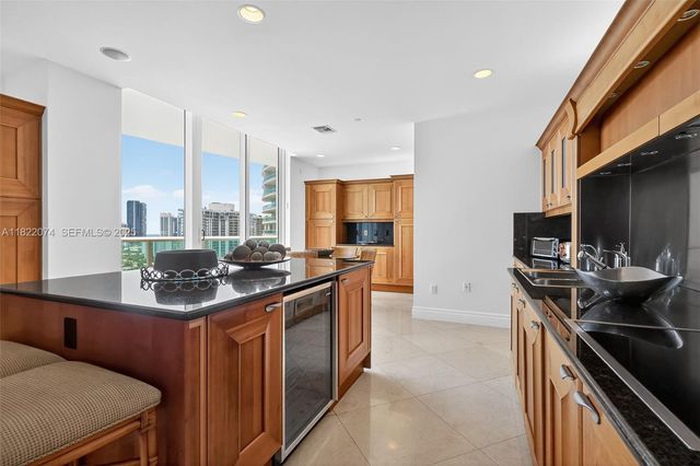 20155 NE 38th Court 2201, Aventura, FL 33180
