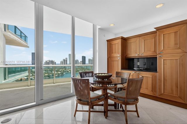 20155 NE 38th Court 2201, Aventura, FL 33180