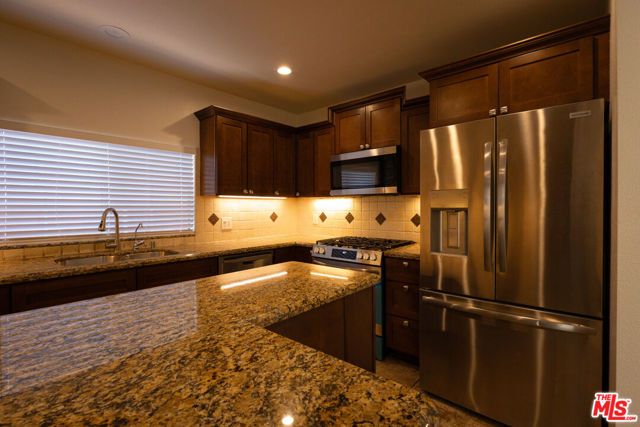 5766 Newcastle Avenue, Los Angeles, CA 91316