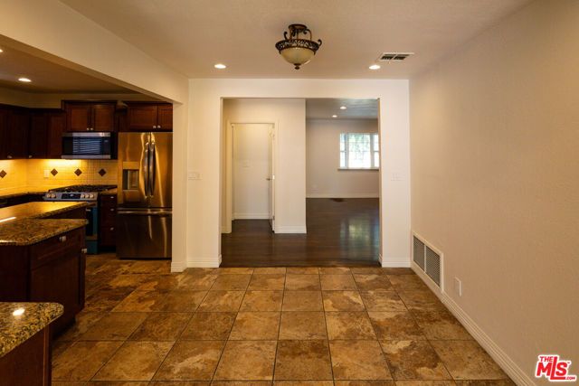 5766 Newcastle Avenue, Los Angeles, CA 91316