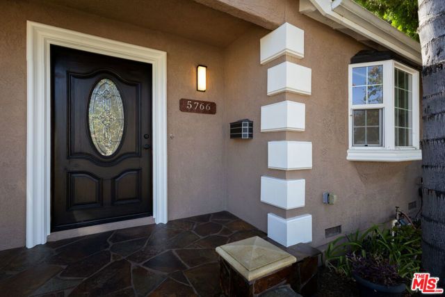 5766 Newcastle Avenue, Los Angeles, CA 91316