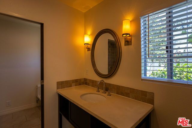 5766 Newcastle Avenue, Los Angeles, CA 91316