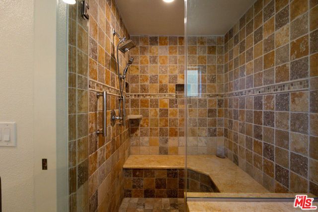 5766 Newcastle Avenue, Los Angeles, CA 91316